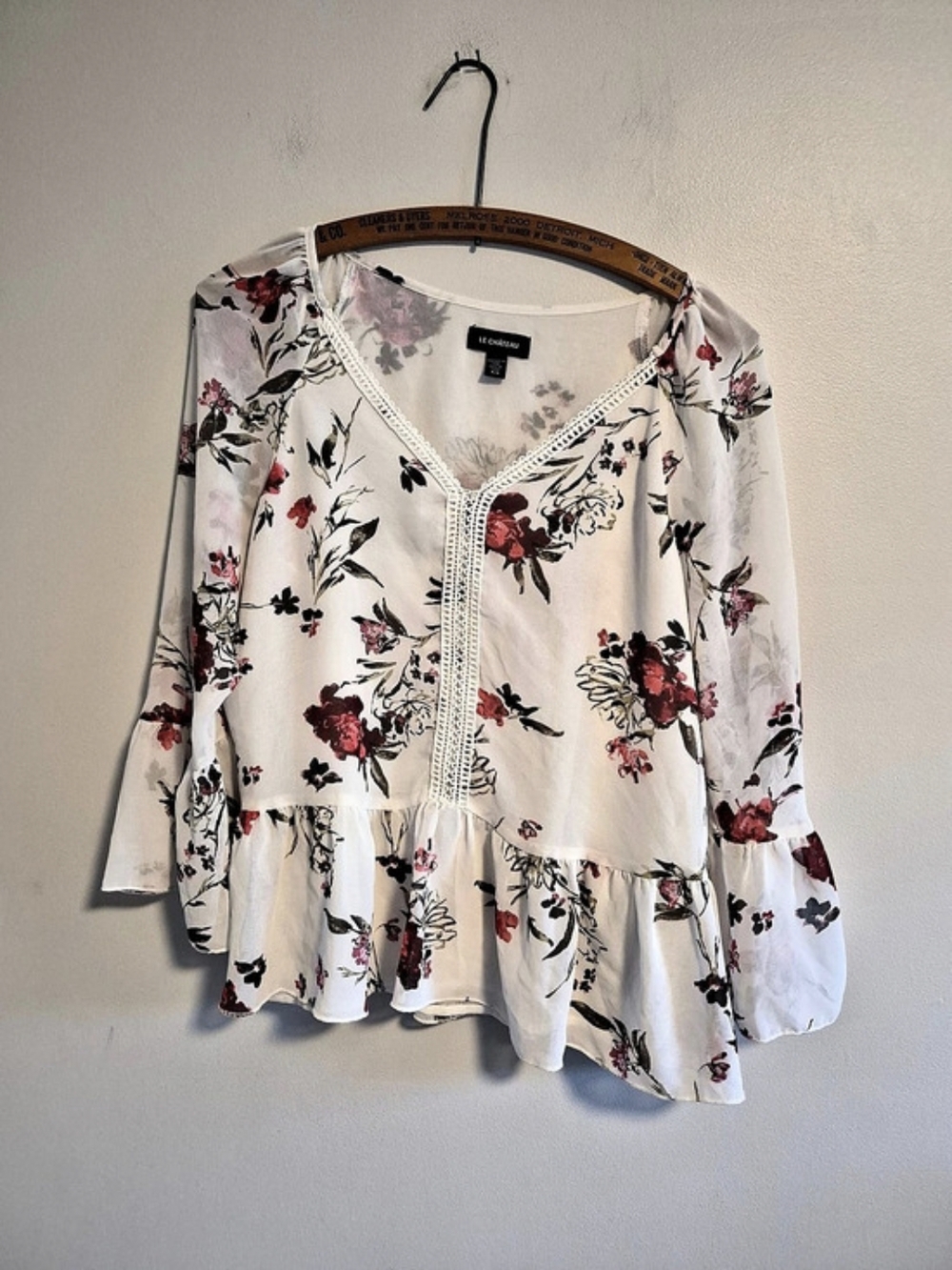 Le Chateau Small White & Red Floral Long Bell Sleeve Vneck Blouse